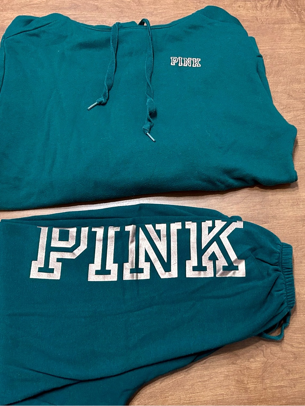 PINK Victoria's Secret Green Sweatshirt & Joggers Set